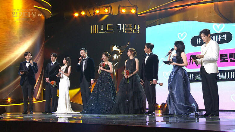 チャン・ギヨンの"寸止めキス"、テギョン(2PM)の愛の告白、熱愛が噂されたカン・テオの甘いスピーチ...名場面が続々！2025年のMBC・SBS・KBS演技大賞【受賞結果まとめ】
