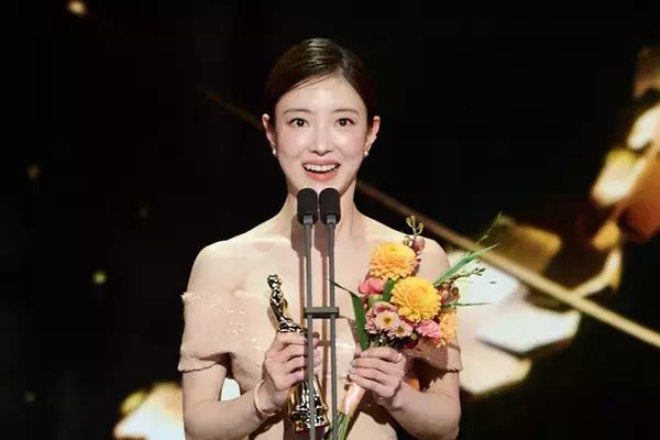 「チャン・ギヨンの"寸止めキス"、テギョン(2PM)の愛の告白、熱愛が噂されたカン・テオの甘いスピーチ...名場面が続々！2025年のMBC・SBS・KBS演技大賞【受賞結果まとめ】」の画像