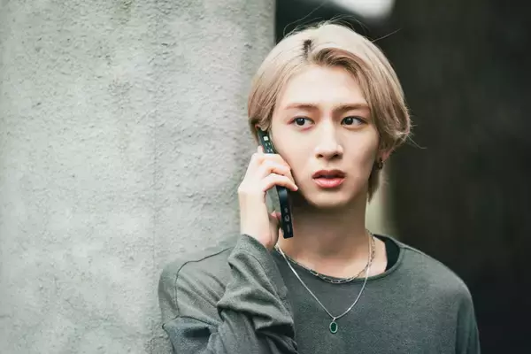 「あまりにも綺麗と評判のNAOYA(MAZZEL)の首筋に視線が集中...冨田侑暉(龍宮城)との美しいラブシーンが続く「セラピーゲーム」に集まる反響」の画像