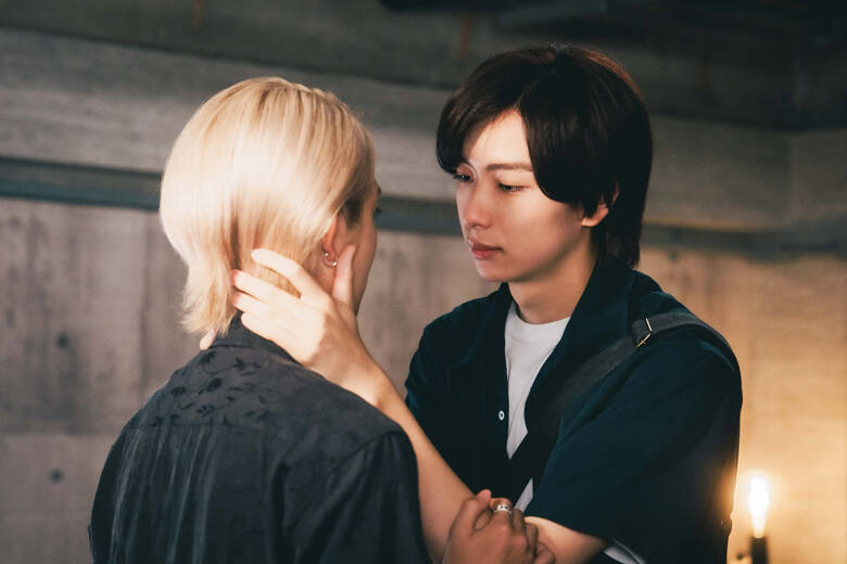 あまりにも綺麗と評判のNAOYA(MAZZEL)の首筋に視線が集中...冨田侑暉(龍宮城)との美しいラブシーンが続く「セラピーゲーム」に集まる反響