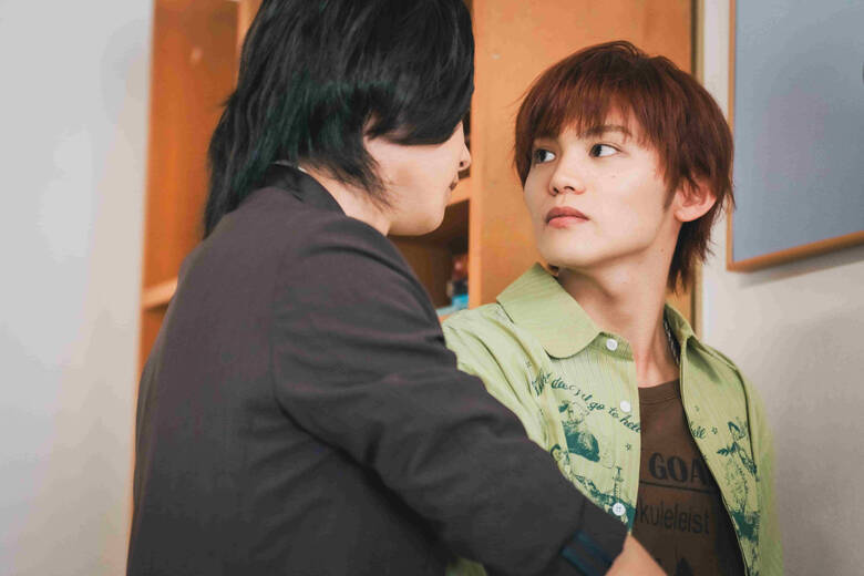 あまりにも綺麗と評判のNAOYA(MAZZEL)の首筋に視線が集中...冨田侑暉(龍宮城)との美しいラブシーンが続く「セラピーゲーム」に集まる反響