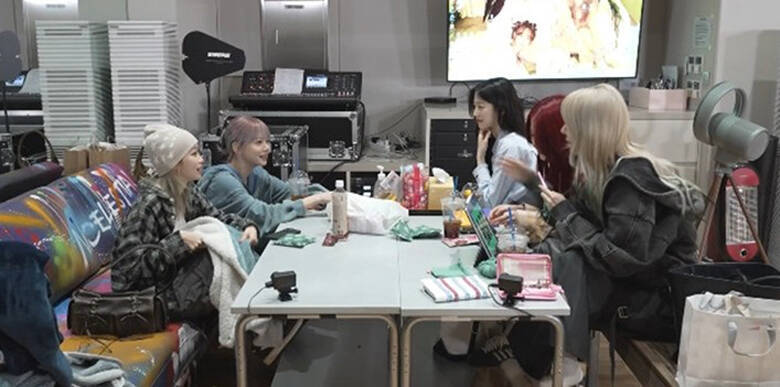 "サムクラ"ことチェウォン＆宮脇咲良の仲良しケミも...LE SSERAFIM(ルセラフィム)メンバーが「ほとんど住んでいます」と明かす、HYBE社屋での過ごし方