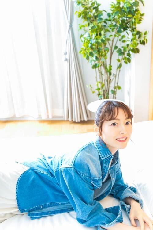 花澤香菜が語る、学生時代から続く友情と戸松遥との絆 「仲良くなりたい人にはグイグイ行く」【花澤香菜をつくる6つのピース】