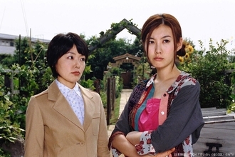 名作ドラマ「すいか」で魅せる小林聡美の"普通の女性"が大人に刺さる...映画「かもめ食堂」にも通じる静かな芝居