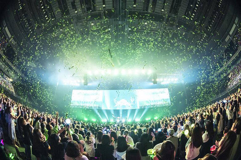 IMP.、NCT DREAM、THE BOYZ、BALLISTIK BOYZら人気グループが豪華共演！さいたまスーパーアリーナの熱狂の舞台裏まで捉えた「M:ZINE LIVE」の特別版