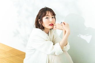 「朝起きてすぐ聞きます(笑)」花澤香菜が語る止まらない"ラジオ愛" いま番組で会いたい存在も明かす【花澤香菜をつくる6つのピース】