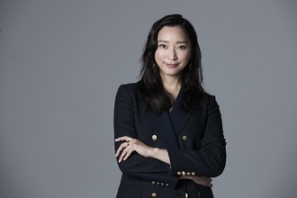 杏がフィンランドの国民的俳優とW主演！手書きノートとボイスメモで挑んだ国際プロジェクトの舞台裏「フィンランド語、英語、日本語が飛び交う現場でした」