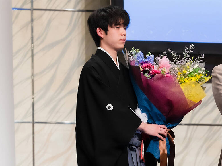 5連覇で永世竜王の資格を獲得！藤井聡太の11月の対局を振り返る