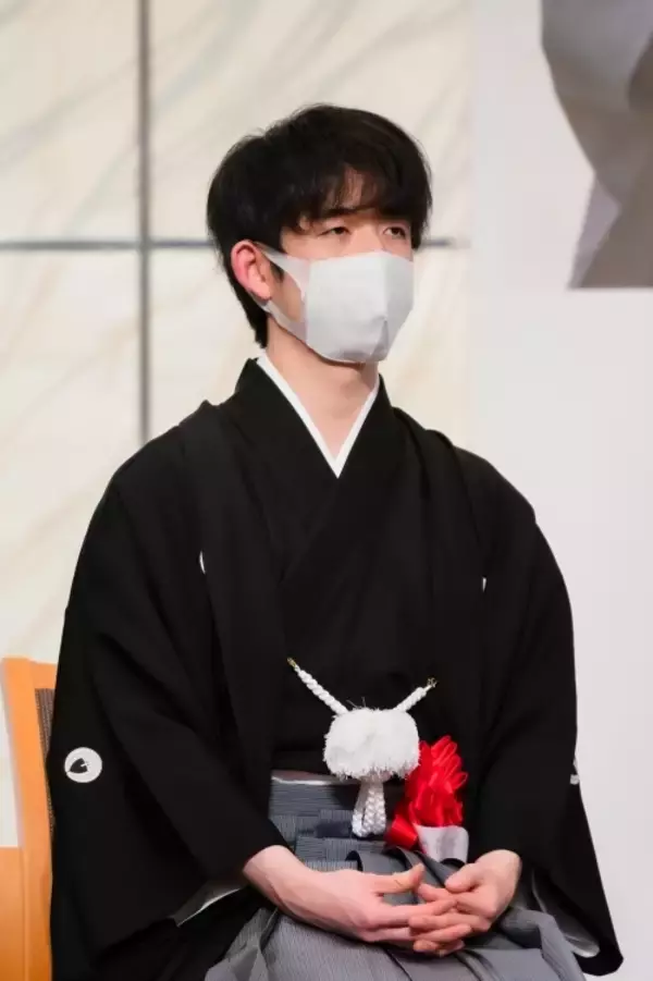 「開幕2連勝で主導権を掌握。藤井聡太、名人戦防衛へ好発進の4月を振り返る」の画像