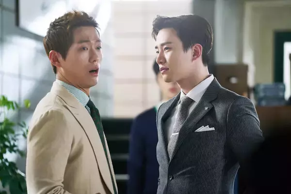 「ナムグン・ミンの"動"と2PM ジュノの"静"が奇跡の融合 火花を散らす痛快コメディ「キム課長とソ理事～Bravo! Your Life～」」の画像
