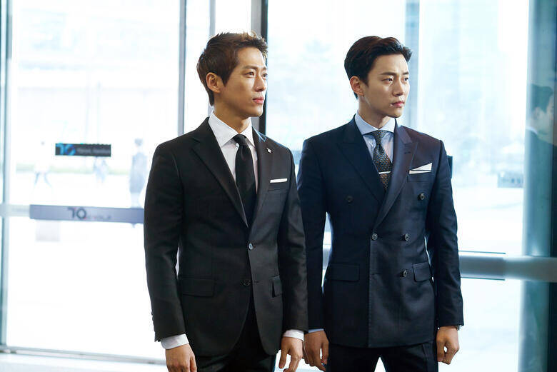 ナムグン・ミンの"動"と2PM ジュノの"静"が奇跡の融合 火花を散らす痛快コメディ「キム課長とソ理事～Bravo! Your Life～」