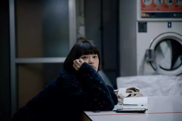 「杉咲花「今泉(力哉)監督ならではの視点に、たまらない気持ちで脚本を読んでいます」と語る、ドラマ「冬のなんかさ、春のなんかね」【杉咲花×今泉力哉対談インタビュー】」の画像