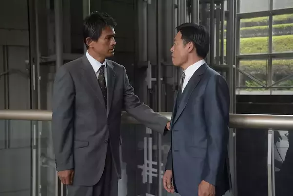 「江口洋介が体現する"会社員の矜持"　萩原聖人のにじむ葛藤、林遣都のまっすぐな切実さも光る山一證券破綻劇「連続ドラマW しんがり ～山一證券 最後の聖戦～」」の画像