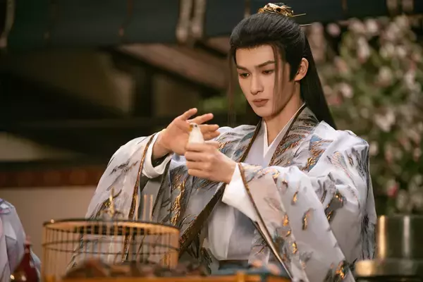 「国宝級イケメン、シュー・カイ(許凱)が"妖(あやかし)"への情を募らせる..."顔面偏差値"が高すぎる中国の美男子揃いの時代劇「子夜帰(しやき)」」の画像