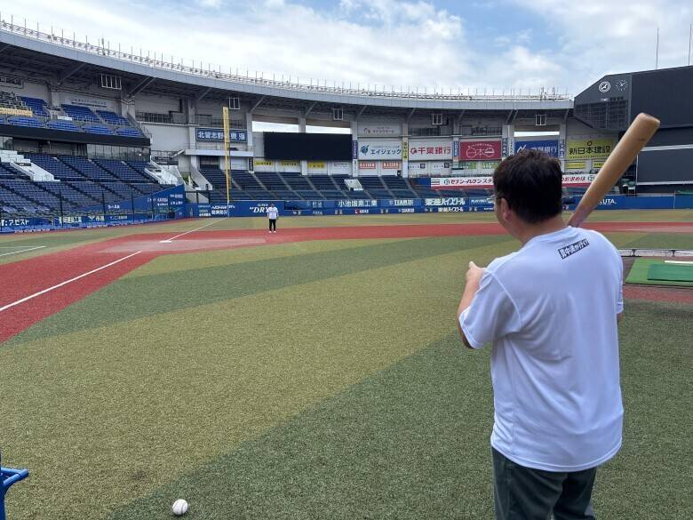 真中満が今江敏晃とのロケで実感「野球選手って夢があるなあ」 ZOZOマリンで"伝説の逆シングル"も披露