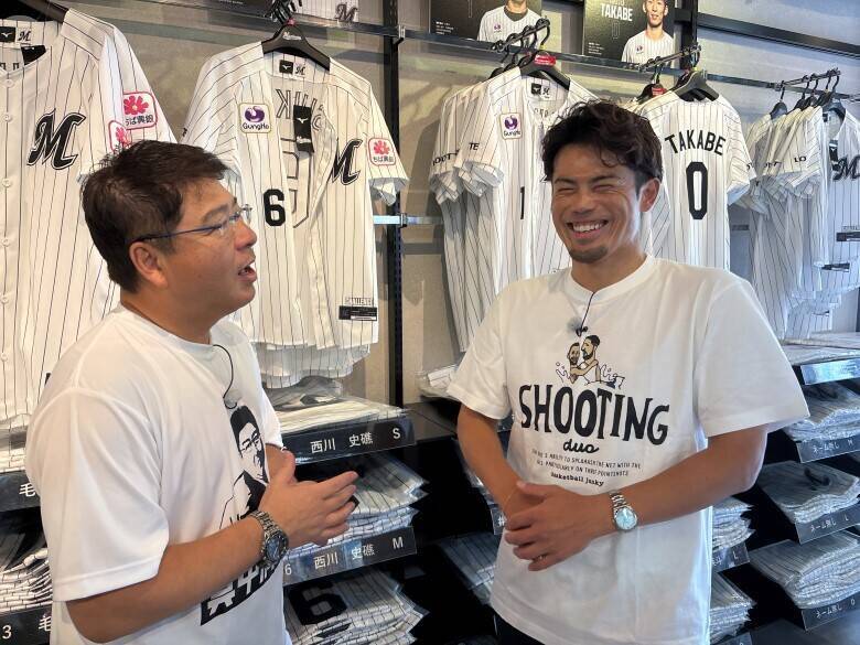 真中満が今江敏晃とのロケで実感「野球選手って夢があるなあ」 ZOZOマリンで"伝説の逆シングル"も披露