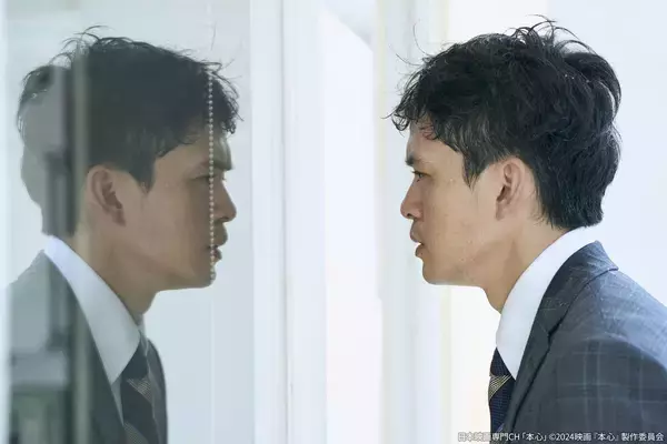 「池松壮亮が母を亡くした青年を哀愁たっぷりに演じる...母役・田中裕子の、すべてを超越した演技も見どころな「本心」」の画像