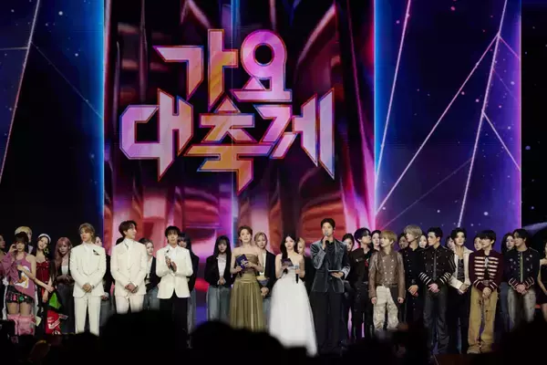 「BTS・Jung Kookへのリスペクトを感じるLE SSERAFIM(ルセラフィム)・KAZUHAの圧巻のソロパフォーマンスも！「KBS歌謡祭」だからこそ実現した名場面の数々」の画像