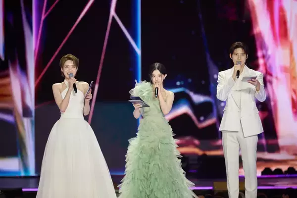 「BTS・Jung Kookへのリスペクトを感じるLE SSERAFIM(ルセラフィム)・KAZUHAの圧巻のソロパフォーマンスも！「KBS歌謡祭」だからこそ実現した名場面の数々」の画像