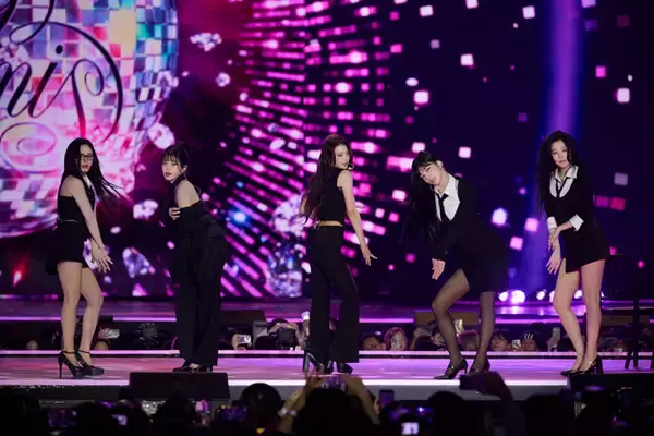 「BTS・Jung Kookへのリスペクトを感じるLE SSERAFIM(ルセラフィム)・KAZUHAの圧巻のソロパフォーマンスも！「KBS歌謡祭」だからこそ実現した名場面の数々」の画像