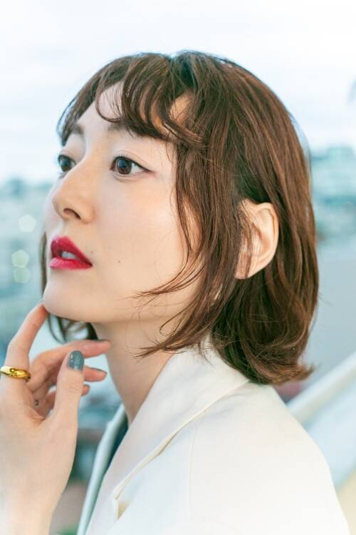 花澤香菜、歌うことは「なくてはならないもの」 声優業にも通ずるアーティスト活動の現在地【花澤香菜をつくる6つのピース】