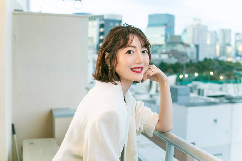花澤香菜、歌うことは「なくてはならないもの」 声優業にも通ずるアーティスト活動の現在地【花澤香菜をつくる6つのピース】