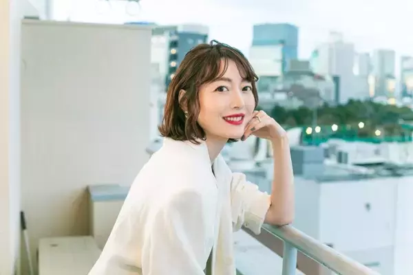 「花澤香菜、歌うことは「なくてはならないもの」 声優業にも通ずるアーティスト活動の現在地【花澤香菜をつくる6つのピース】」の画像