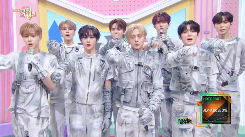 20歳になったNI-KIの覇気に満ちた視線も...「Knife」が評判のENHYPEN、ALPHA DRIVE ONE(ALD1)との対決にも視線が集中したK-POP界隈の首位争い