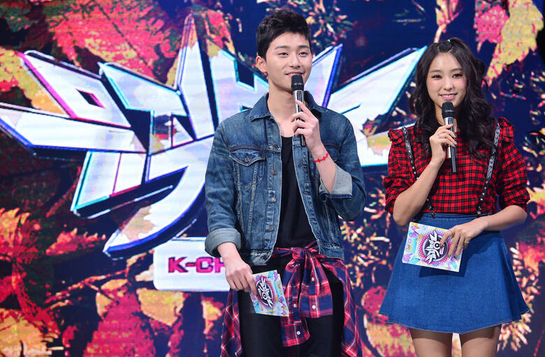 「暴君のシェフ」のイ・チェミンらに続く？「ユミの細胞たち3」への期待も高まるキム・ジェウォンが抜擢された、韓国トップ俳優への登竜門「ミュージックバンク」の歴代MC