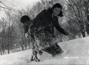 吉永小百合×浜田光夫の"純愛コンビ"が体現する刹那的な恋愛...若かりし名優2人が新境地を開拓した「泥だらけの純情」