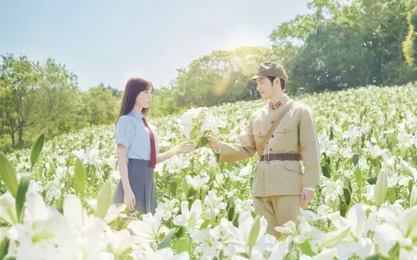 「福原遥と出口夏希が演じた儚くも美しいそれぞれの恋...生きることの尊さを教えてくれた映画「あの花が咲く丘で、君とまた出会えたら。」」の画像