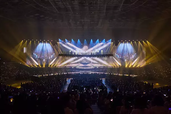 「20周年を迎えたSUPER JUNIORと"E.L.F"の絆...日本最終公演の"熱狂"とメンバーたちの感謝の気持ちを収めたバックステージの様子とは？」の画像