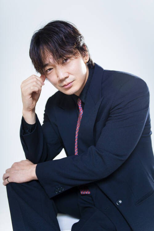 綾野剛、⽥中麗奈の"即興の蹴り"を絶賛「『最高！』と思いましたね(笑)」 映画『星と月は天の穴』インタビュー