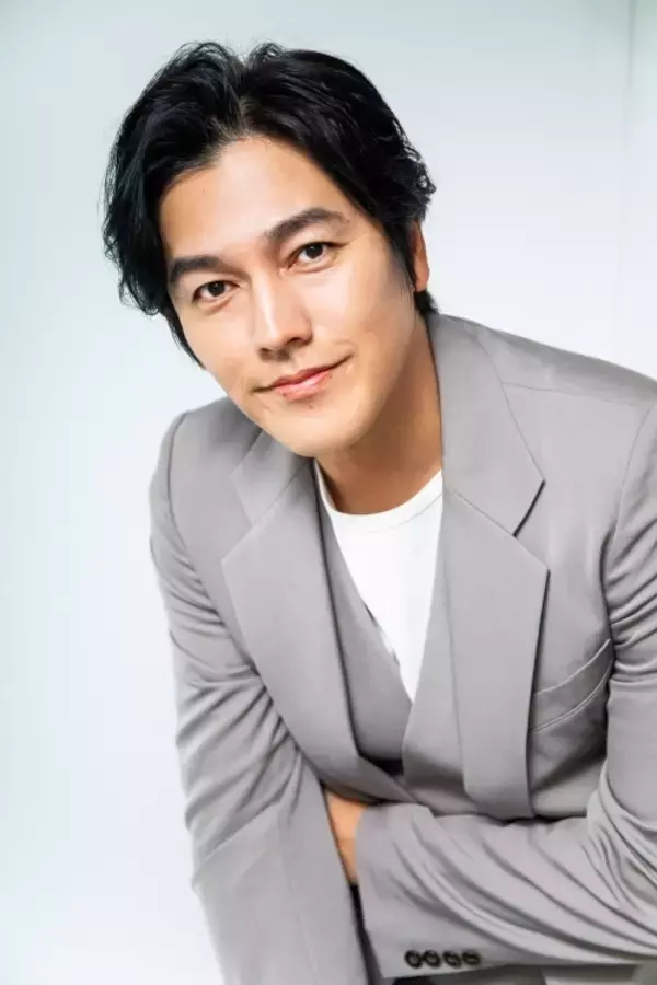 「俳優・要潤が25年前『仮面ライダーアギト』でデビューした当時の自分に伝えたいこととは？」の画像