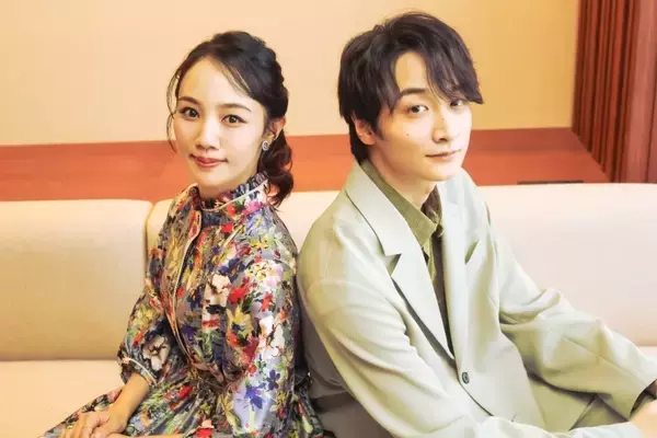 「咲妃みゆ×小関裕太、初共演は探り合いだった！？「『どんな方なんだろう〜？』と...」ミュージカル『レッドブック』インタビュー」の画像