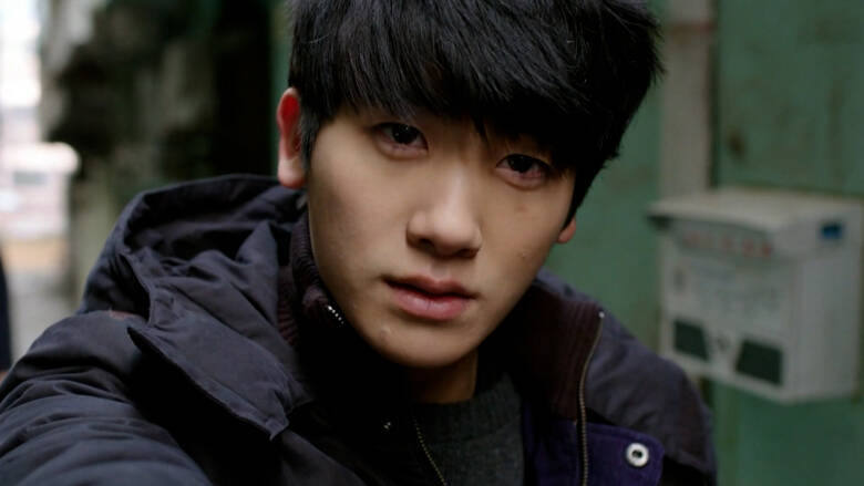 俳優パク・ヒョンシクの"原点"ともいうべき貴重な1人2役...代表作「埋もれた心」から遡ること12年、陰と陽を演じ分けた「シリウス」での存在感