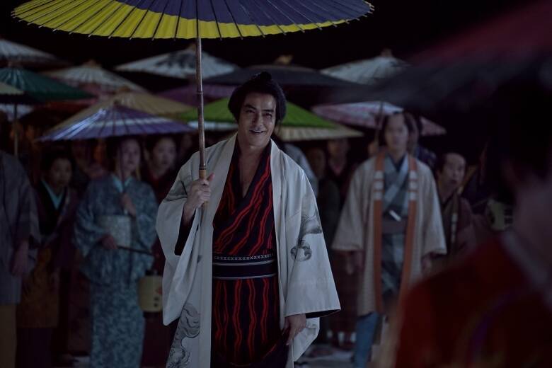 白装束を纏う長尾謙杜(なにわ男子)の鮮烈な美青年ぶり...「国宝」効果による歌舞伎人気が高まる中、映画「木挽町のあだ討ち」に集まる評判の声