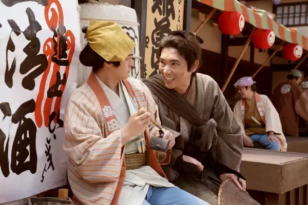 「白装束を纏う長尾謙杜(なにわ男子)の鮮烈な美青年ぶり...「国宝」効果による歌舞伎人気が高まる中、映画「木挽町のあだ討ち」に集まる評判の声」の画像