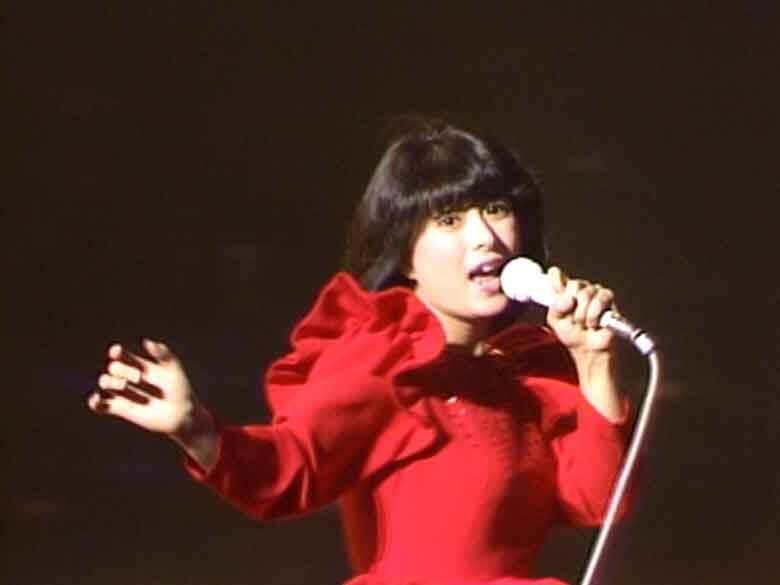 45年を経ても褪せない可憐さ！河合奈保子の稀有なアイドル性、名曲「けんかをやめて」「スマイル・フォー・ミー」...圧巻の歌唱力が分かるカバー曲メドレーも