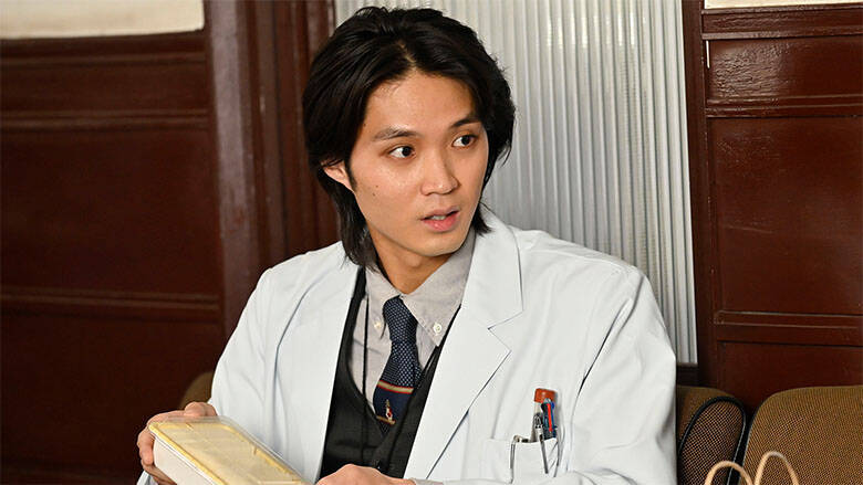 磯村勇斗が女装で漫才シーンに挑戦！吉岡里帆のひたむきな演技も魅力的なスピンオフドラマ「時効警察とくべつへん」