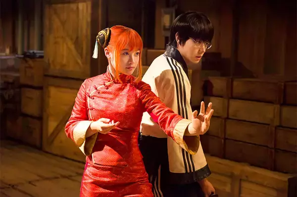 「小栗旬・菅田将暉・橋本環奈、それぞれが体当たりすぎる演技で作り上げた実写版「銀魂」シリーズ、その魅力を改めて振り返る」の画像