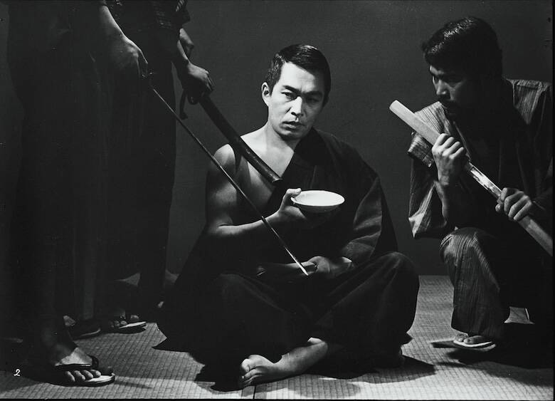 安藤昇、生誕100年のいま味わいたい俳優の迫力　唯一無二の存在感が光る「男の顔は切り札」「懲役十八年」