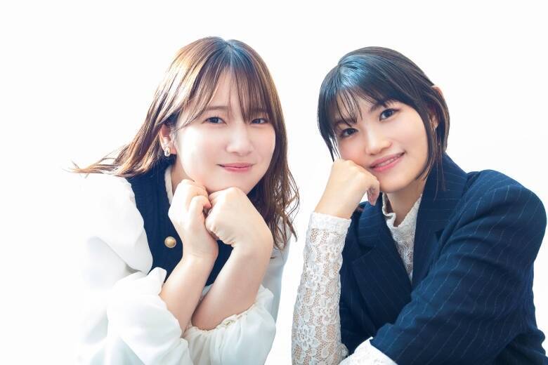 【早見沙織×内田真礼】"自由"と"笑顔"で語るふたりの絆――『魔術師クノンは見えている』共演の裏側〈ふたりのこと。〉