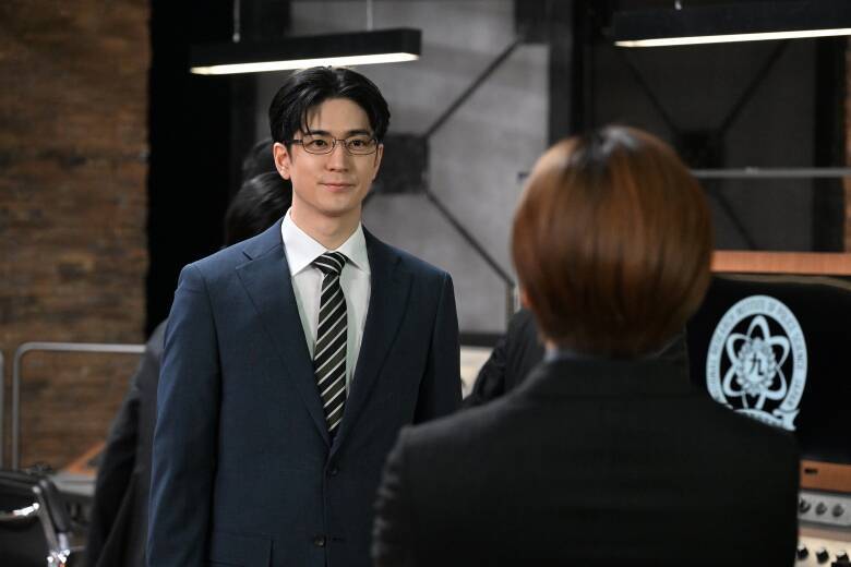 板垣李光人が親友の面影に揺れる難役に挑戦！ 中島裕翔との"切ないバディ"が光る「秘密～THE TOP SECRET～」