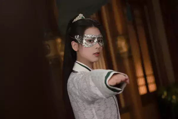 「ユエン・ハオ(袁昊)の"ツンデレ海賊王"がハマリ役！熱愛も噂されたチャオ・ツァオイー(趙昭儀)への愛情表現、「蓮花楼」監督とのタッグも話題を呼んだ「一夜の花嫁2」」の画像