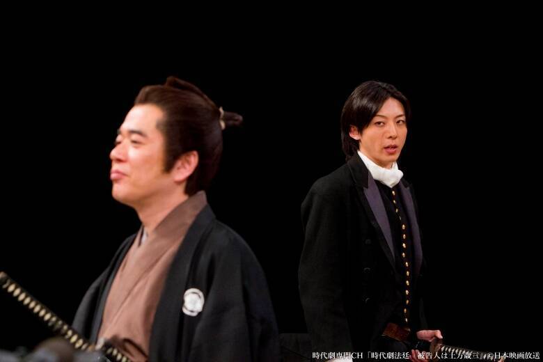 高橋一生が"鬼の副長"で見せる静かな威圧感...伝説の土方歳三役者・栗塚旭もカメオ出演「時代劇法廷　被告人は土方歳三」