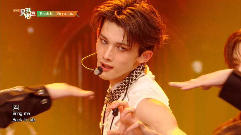 紅白歌合戦にも初出場...&TEAM(エンティーム)、反響を呼ぶ韓国デビュー作「Back to Life」で示した急成長の証とは？