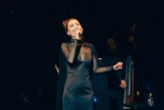 望海風斗が"ホームタウン"である横浜で歌う！バラエティに富んだ楽曲とパンチある歌声に酔いしれる「望海風斗Billboard Liveコンサート『MY HOME TOWN』」