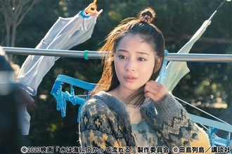 広瀬すずが繊細に映し出す"心が溶けていく過程"が胸を打つ――當真あみの瑞々しい演技も光る「水は海に向かって流れる」
