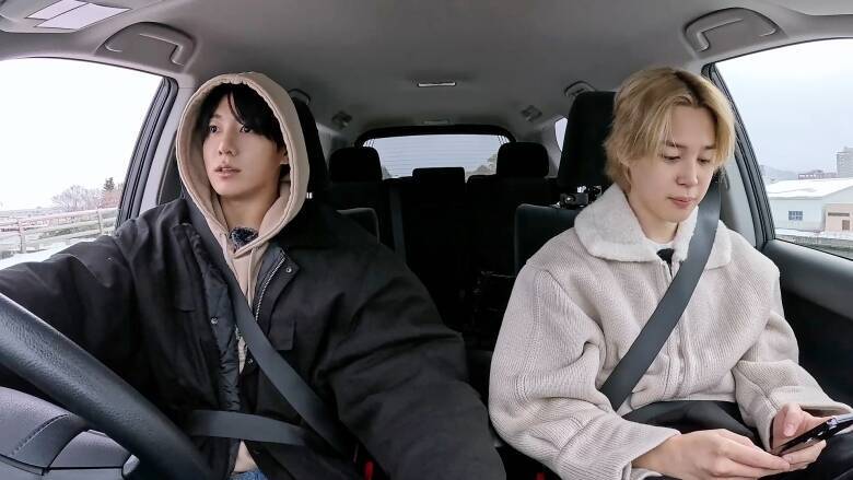 JIMIN＆JUNG KOOKの"グクミン"コンビが再び大はしゃぎ！旅バラエティ「Are You Sure?!」で発揮される抜群の相性と自由気ままなオフショット